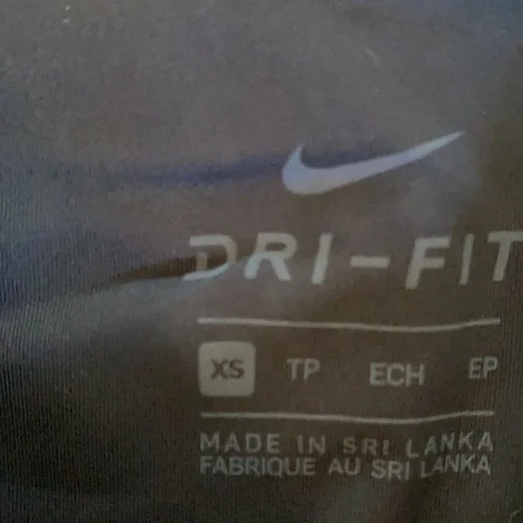 NWT!! Nike Yoga pant, size x-small - Picture 7 of 8